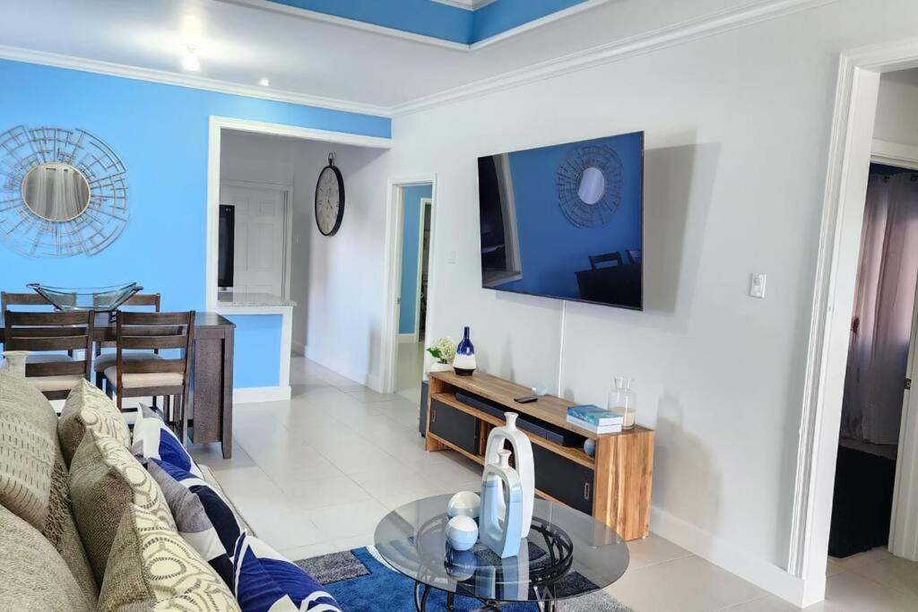 Snooze At Oceanpointe Villa Lucea Exterior photo