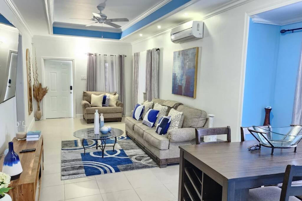 Snooze At Oceanpointe Villa Lucea Exterior photo