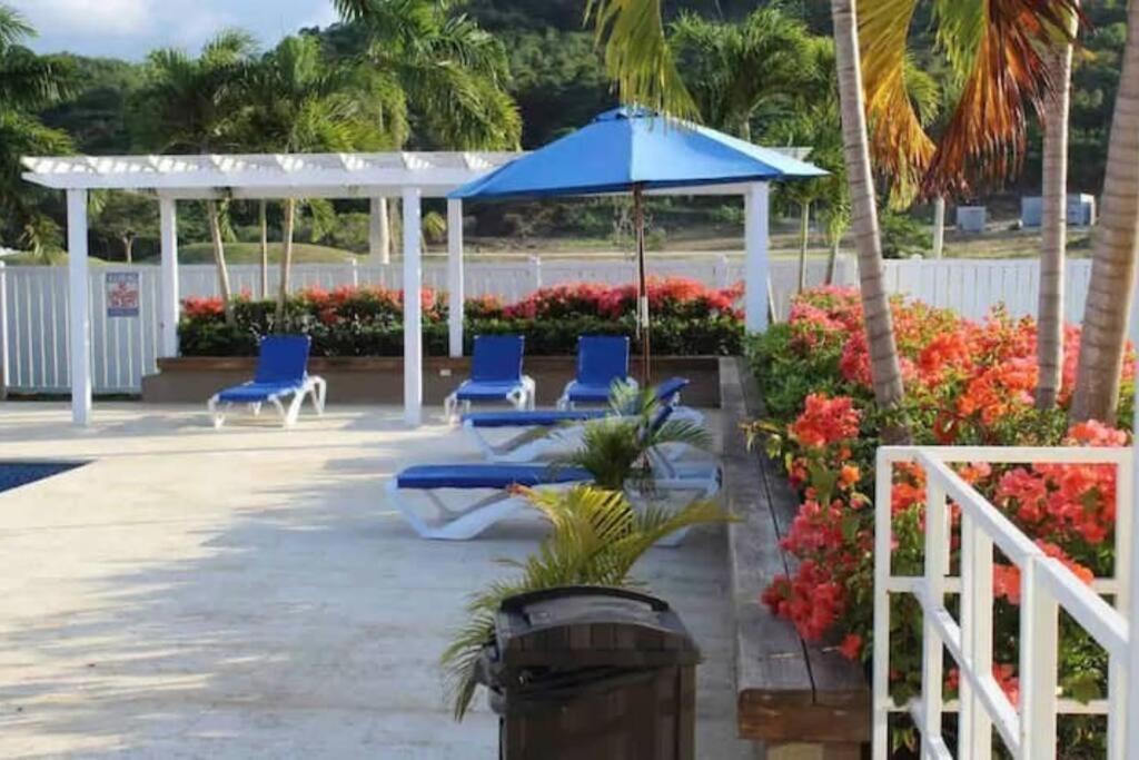 Snooze At Oceanpointe Villa Lucea Exterior photo